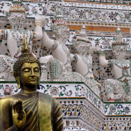 Bangkok Tours - Wat Arun, temple of dawn - Bangkok city tour