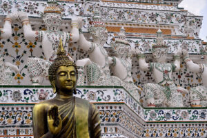 Bangkok Tours - Wat Arun, temple of dawn - Bangkok city tour