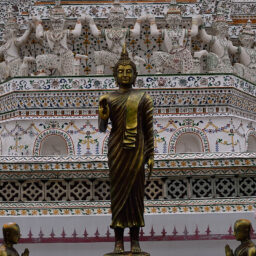 Bangkok Tours - Wat Arun, temple of dawn - Bangkok city tour