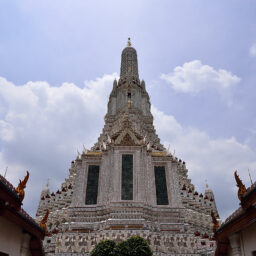 Bangkok Tours - Wat Arun, temple of dawn - Bangkok city tour